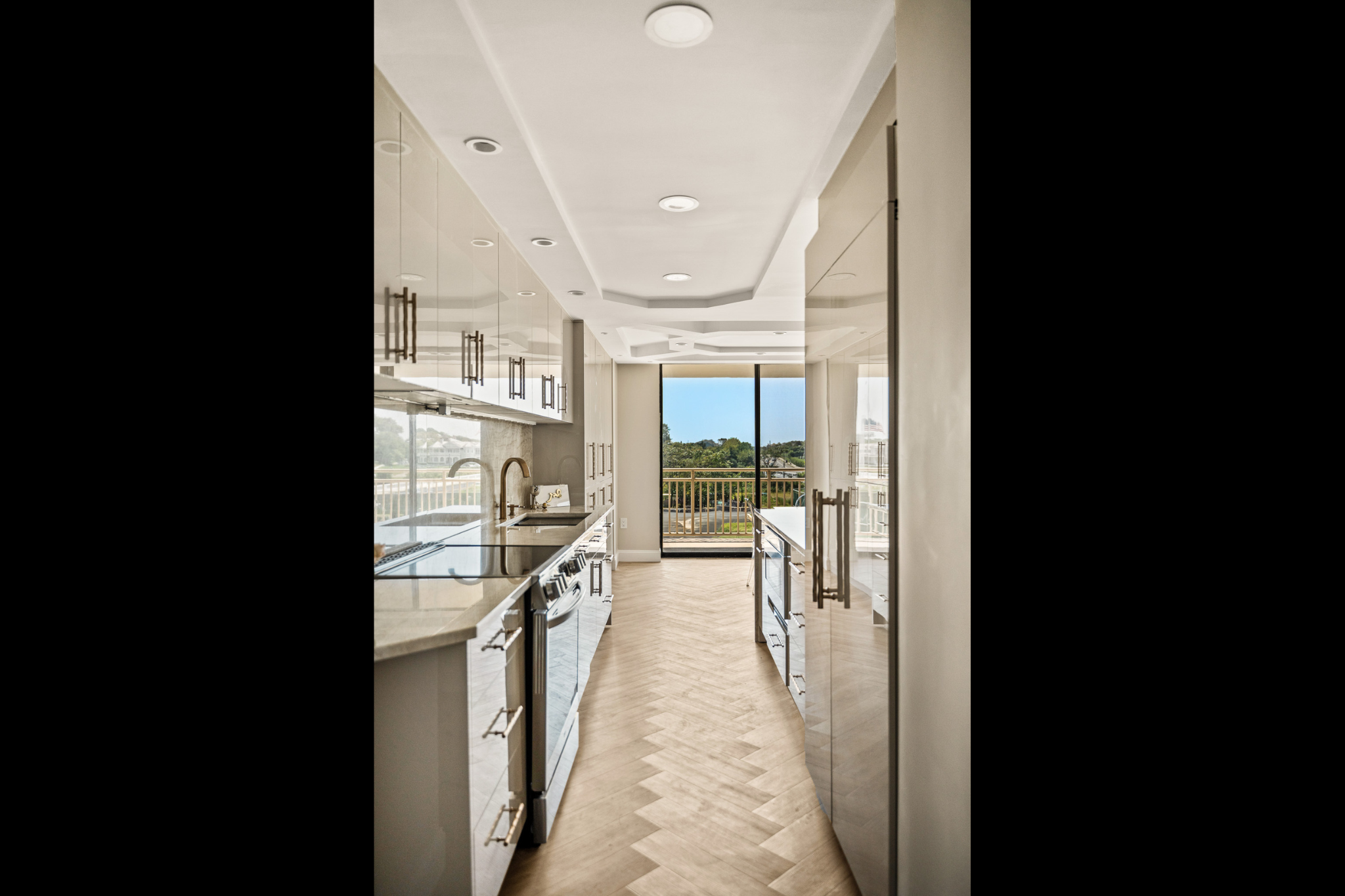 An image from the Beach Channel collection