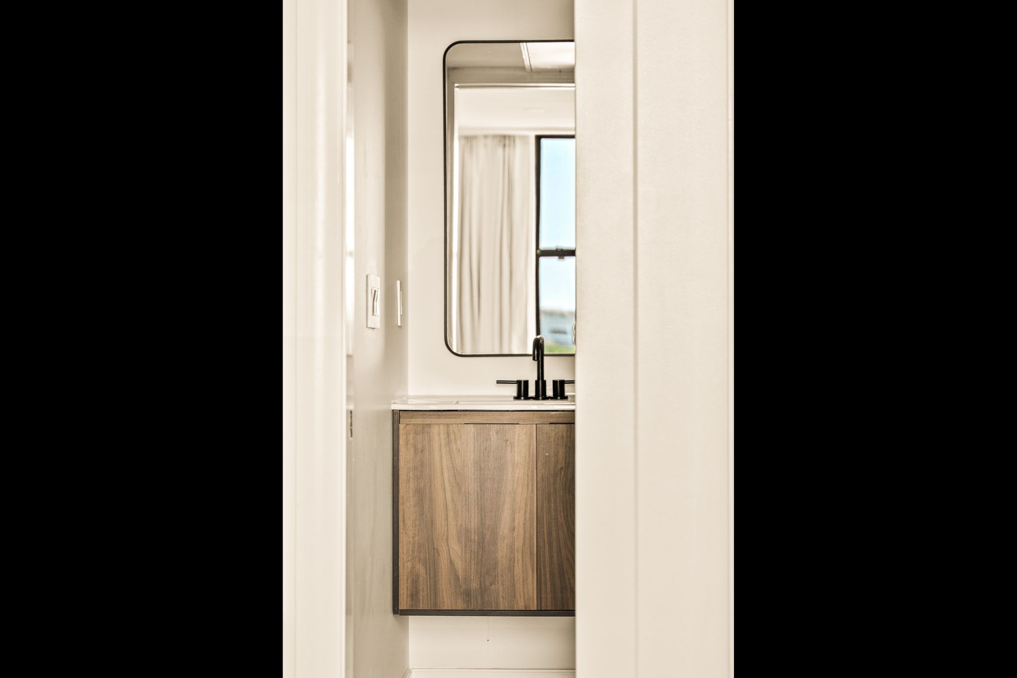 An image from the 209 collection