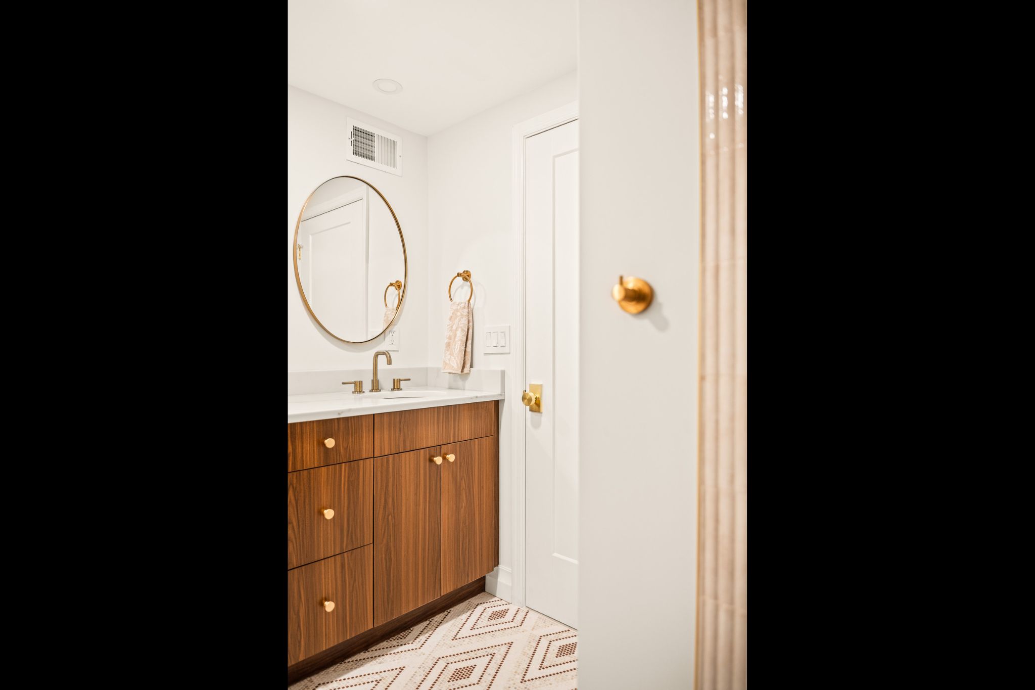 An image from the 209 collection