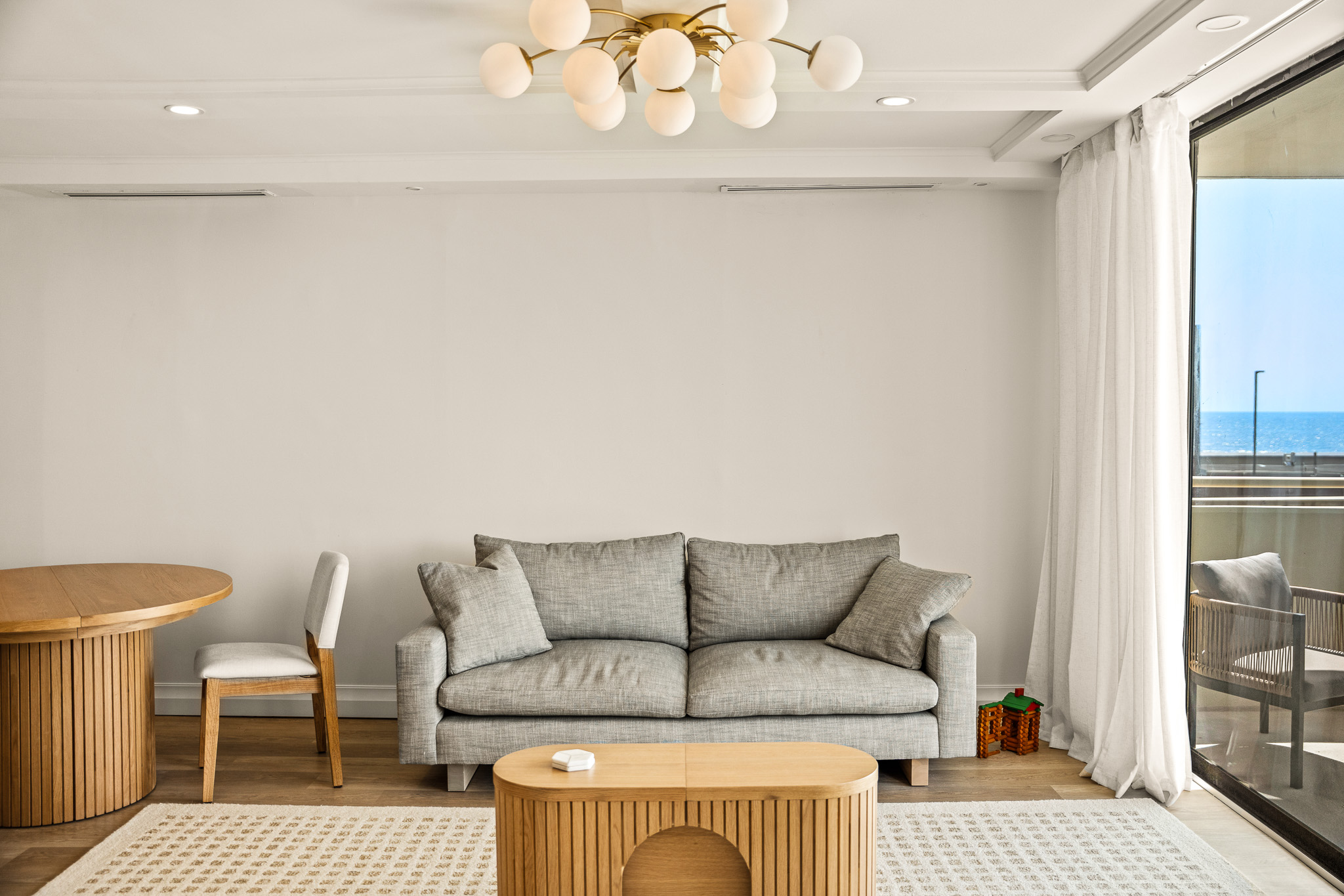 An image from the 209 collection